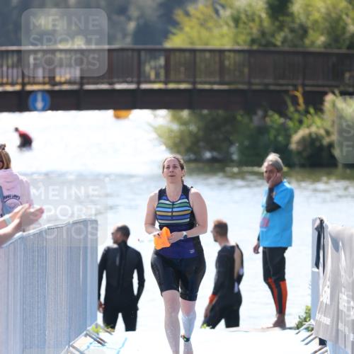 25.08.2024 - Elbe Triathlon Hamburg H.Heesch http://msf.ph/oto/6843681 25.08.2024 14:39:05 Schwimmen  meine-sportfotos.de