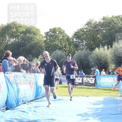 25.08.2024 - Elbe Triathlon Hamburg H.Heesch http://msf.ph/oto/6843693 25.08.2024 10:33:05 Ziel 95, 159 meine-sportfotos.de