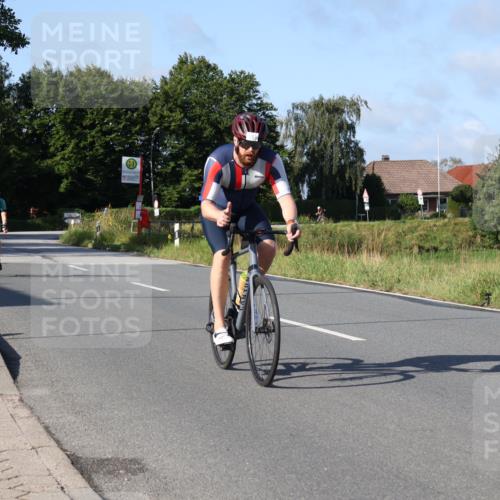 25.08.2024 - Elbe Triathlon Hamburg Fuchs,  Jonas http://msf.ph/oto/6843711 25.08.2024 09:42:35 Radfahren 235, 372, 378, 215, 157, 525, 543 meine-sportfotos.de
