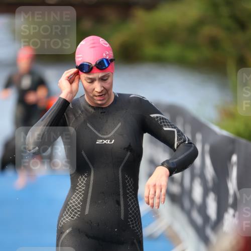 25.08.2024 - Elbe Triathlon Hamburg H.Heesch http://msf.ph/oto/6843725 25.08.2024 08:46:25 Schwimmen 113, 123, 131, 138, 149, 150, 160, 179, 184 meine-sportfotos.de