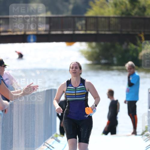 25.08.2024 - Elbe Triathlon Hamburg H.Heesch http://msf.ph/oto/6843732 25.08.2024 14:39:07 Schwimmen  meine-sportfotos.de