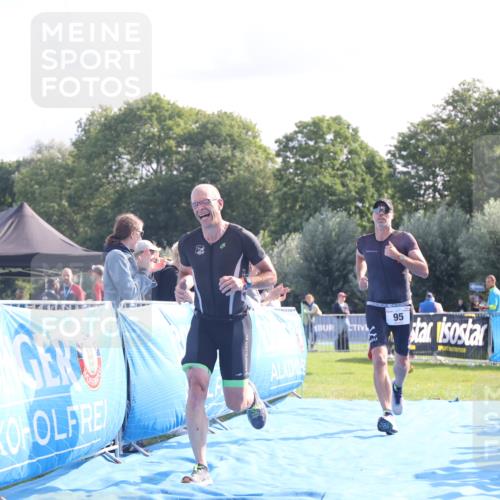 25.08.2024 - Elbe Triathlon Hamburg H.Heesch http://msf.ph/oto/6843758 25.08.2024 10:33:06 Ziel 95, 159 meine-sportfotos.de