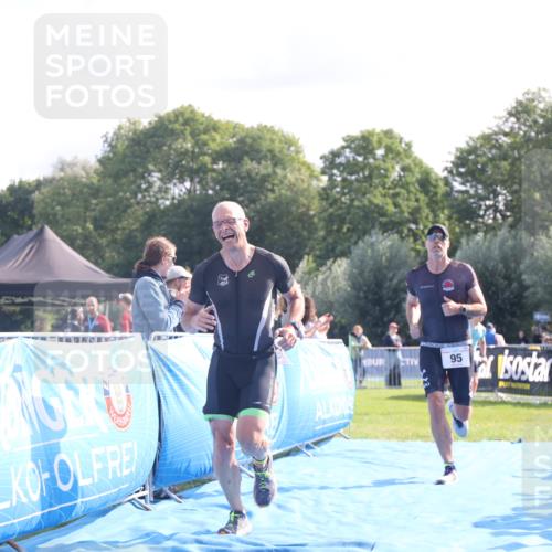 25.08.2024 - Elbe Triathlon Hamburg H.Heesch http://msf.ph/oto/6843772 25.08.2024 10:33:06 Ziel 95, 159 meine-sportfotos.de