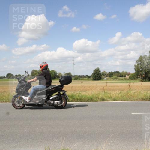 25.08.2024 - Elbe Triathlon Hamburg Fuchs,  Jonas http://msf.ph/oto/6843782 25.08.2024 13:05:10 Radfahren  meine-sportfotos.de