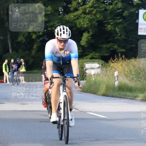 25.08.2024 - Elbe Triathlon Hamburg Fuchs,  Jonas http://msf.ph/oto/6843786 25.08.2024 09:01:43 Radfahren 111, 67, 66 meine-sportfotos.de