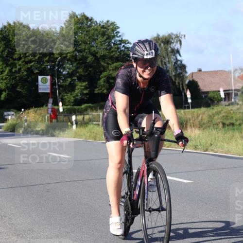 25.08.2024 - Elbe Triathlon Hamburg Fuchs,  Jonas http://msf.ph/oto/6843787 25.08.2024 09:42:40 Radfahren 157, 525, 543, 359, 282 meine-sportfotos.de