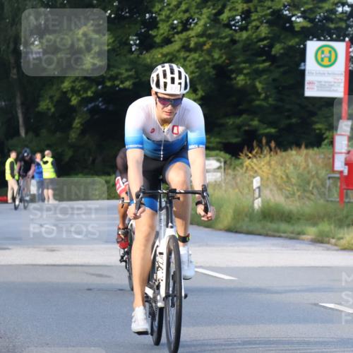 25.08.2024 - Elbe Triathlon Hamburg Fuchs,  Jonas http://msf.ph/oto/6843789 25.08.2024 09:01:44 Radfahren 67, 66, 59 meine-sportfotos.de