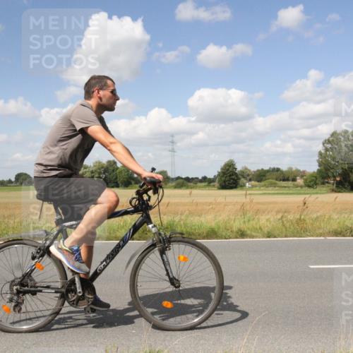 25.08.2024 - Elbe Triathlon Hamburg Fuchs,  Jonas http://msf.ph/oto/6843791 25.08.2024 13:06:06 Radfahren  meine-sportfotos.de