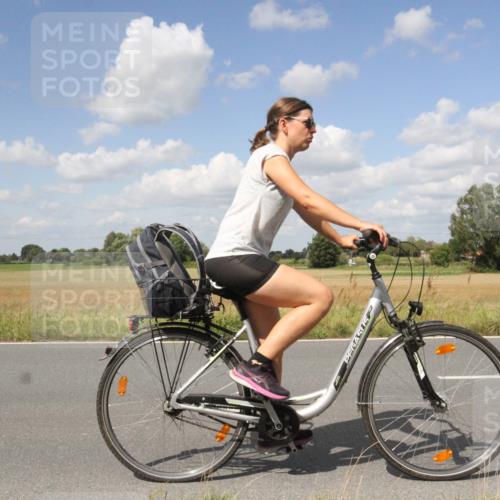 25.08.2024 - Elbe Triathlon Hamburg Fuchs,  Jonas http://msf.ph/oto/6843804 25.08.2024 13:06:06 Radfahren  meine-sportfotos.de
