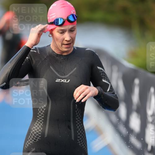 25.08.2024 - Elbe Triathlon Hamburg H.Heesch http://msf.ph/oto/6843813 25.08.2024 08:46:25 Schwimmen 113, 123, 131, 138, 149, 150, 160, 179, 184 meine-sportfotos.de