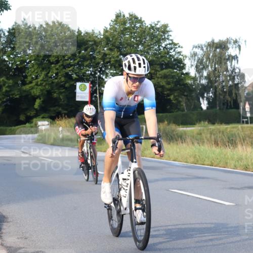 25.08.2024 - Elbe Triathlon Hamburg Fuchs,  Jonas http://msf.ph/oto/6843816 25.08.2024 09:01:44 Radfahren 67, 66, 59 meine-sportfotos.de