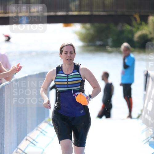 25.08.2024 - Elbe Triathlon Hamburg H.Heesch http://msf.ph/oto/6843819 25.08.2024 14:39:08 Schwimmen  meine-sportfotos.de