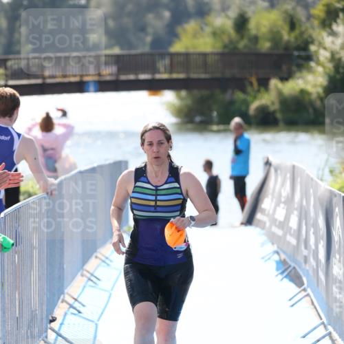 25.08.2024 - Elbe Triathlon Hamburg H.Heesch http://msf.ph/oto/6843851 25.08.2024 14:39:09 Schwimmen  meine-sportfotos.de