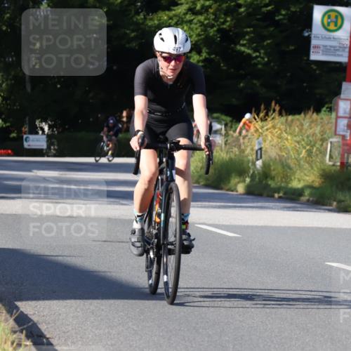 25.08.2024 - Elbe Triathlon Hamburg Fuchs,  Jonas http://msf.ph/oto/6843856 25.08.2024 09:42:49 Radfahren 359, 282, 497 meine-sportfotos.de