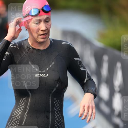 25.08.2024 - Elbe Triathlon Hamburg H.Heesch http://msf.ph/oto/6843860 25.08.2024 08:46:26 Schwimmen 113, 123, 131, 138, 147, 149, 150, 160, 179, 184 meine-sportfotos.de