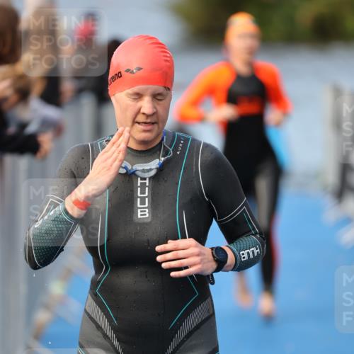 25.08.2024 - Elbe Triathlon Hamburg H.Heesch http://msf.ph/oto/6843874 25.08.2024 08:46:32 Schwimmen 113, 123, 131, 138, 147, 150, 160, 179 meine-sportfotos.de
