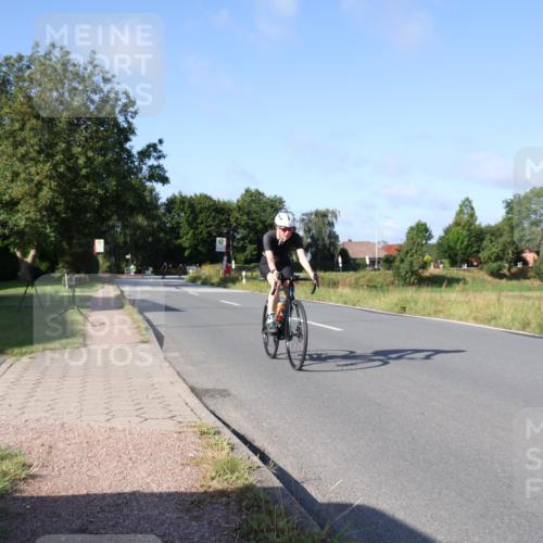 25.08.2024 - Elbe Triathlon Hamburg Fuchs,  Jonas http://msf.ph/oto/6843886 25.08.2024 09:42:50 Radfahren 359, 282, 497, 442, 435, 143 meine-sportfotos.de