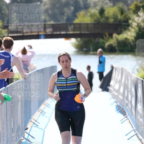 25.08.2024 - Elbe Triathlon Hamburg H.Heesch http://msf.ph/oto/6843888 25.08.2024 14:39:09 Schwimmen  meine-sportfotos.de
