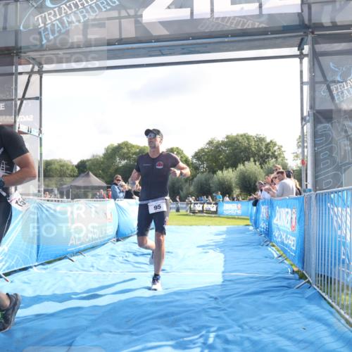 25.08.2024 - Elbe Triathlon Hamburg H.Heesch http://msf.ph/oto/6843894 25.08.2024 10:33:08 Ziel 95, 159 meine-sportfotos.de