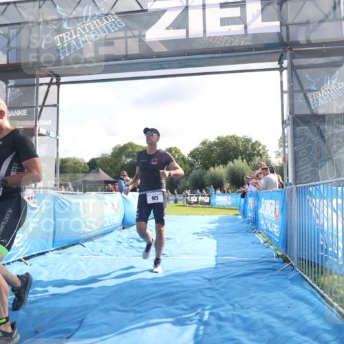 25.08.2024 - Elbe Triathlon Hamburg H.Heesch http://msf.ph/oto/6843901 25.08.2024 10:33:08 Ziel 95, 159 meine-sportfotos.de