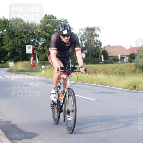 25.08.2024 - Elbe Triathlon Hamburg Fuchs,  Jonas http://msf.ph/oto/6843904 25.08.2024 09:01:51 Radfahren 59 meine-sportfotos.de