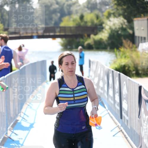 25.08.2024 - Elbe Triathlon Hamburg H.Heesch http://msf.ph/oto/6843923 25.08.2024 14:39:11 Schwimmen  meine-sportfotos.de