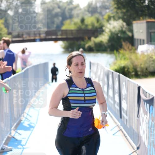 25.08.2024 - Elbe Triathlon Hamburg H.Heesch http://msf.ph/oto/6843940 25.08.2024 14:39:11 Schwimmen  meine-sportfotos.de