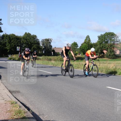 25.08.2024 - Elbe Triathlon Hamburg Fuchs,  Jonas http://msf.ph/oto/6843945 25.08.2024 09:42:56 Radfahren 442, 435, 143, 333, 134 meine-sportfotos.de