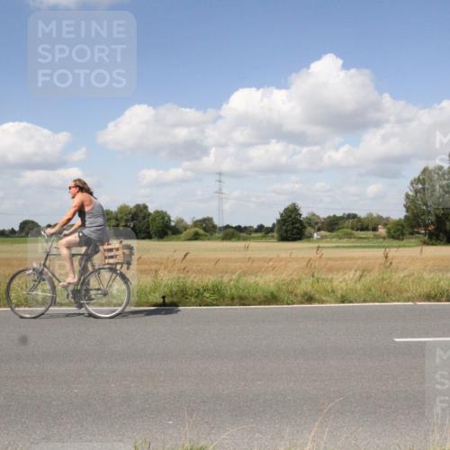 25.08.2024 - Elbe Triathlon Hamburg Fuchs,  Jonas http://msf.ph/oto/6843952 25.08.2024 13:15:17 Radfahren  meine-sportfotos.de