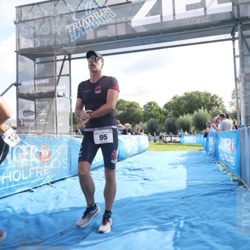 25.08.2024 - Elbe Triathlon Hamburg H.Heesch http://msf.ph/oto/6843955 25.08.2024 10:33:09 Ziel 95, 159 meine-sportfotos.de