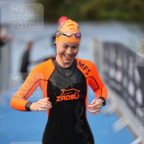 25.08.2024 - Elbe Triathlon Hamburg H.Heesch http://msf.ph/oto/6843980 25.08.2024 08:46:34 Schwimmen 113, 123, 131, 138, 147, 150, 160, 179 meine-sportfotos.de