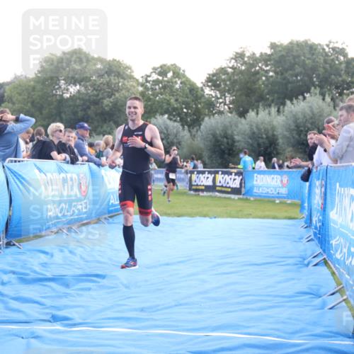 25.08.2024 - Elbe Triathlon Hamburg H.Heesch http://msf.ph/oto/6843983 25.08.2024 10:34:08 Ziel 188 meine-sportfotos.de