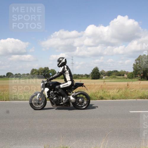 25.08.2024 - Elbe Triathlon Hamburg Fuchs,  Jonas http://msf.ph/oto/6843986 25.08.2024 13:16:14 Radfahren  meine-sportfotos.de