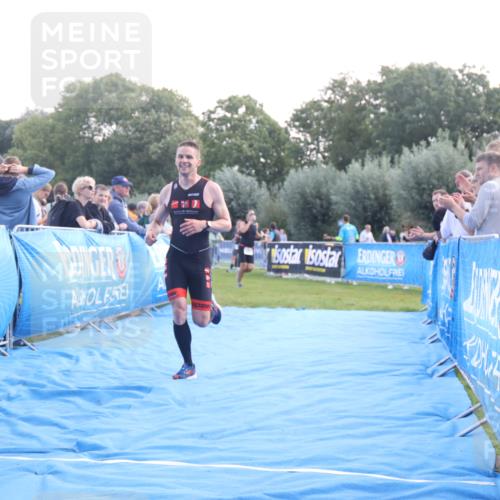25.08.2024 - Elbe Triathlon Hamburg H.Heesch http://msf.ph/oto/6843993 25.08.2024 10:34:08 Ziel 188 meine-sportfotos.de