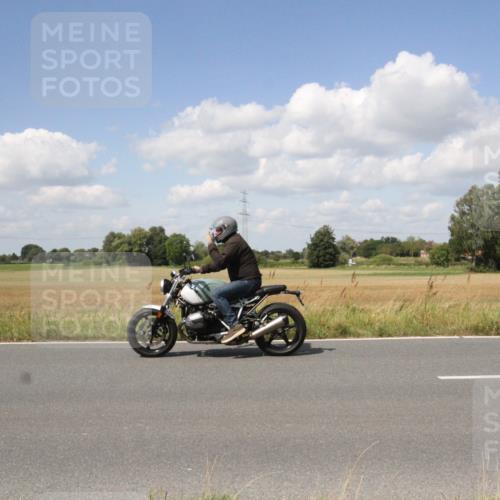 25.08.2024 - Elbe Triathlon Hamburg Fuchs,  Jonas http://msf.ph/oto/6843994 25.08.2024 13:16:15 Radfahren  meine-sportfotos.de