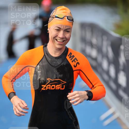 25.08.2024 - Elbe Triathlon Hamburg H.Heesch http://msf.ph/oto/6844012 25.08.2024 08:46:34 Schwimmen 113, 123, 131, 138, 147, 150, 160, 179 meine-sportfotos.de