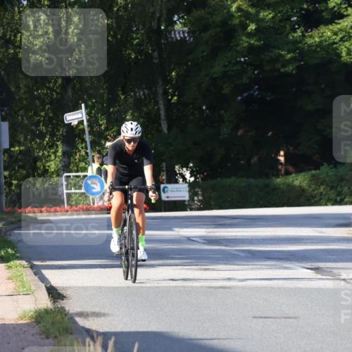 25.08.2024 - Elbe Triathlon Hamburg Fuchs,  Jonas http://msf.ph/oto/6844014 25.08.2024 09:43:03 Radfahren 333, 134, 468 meine-sportfotos.de