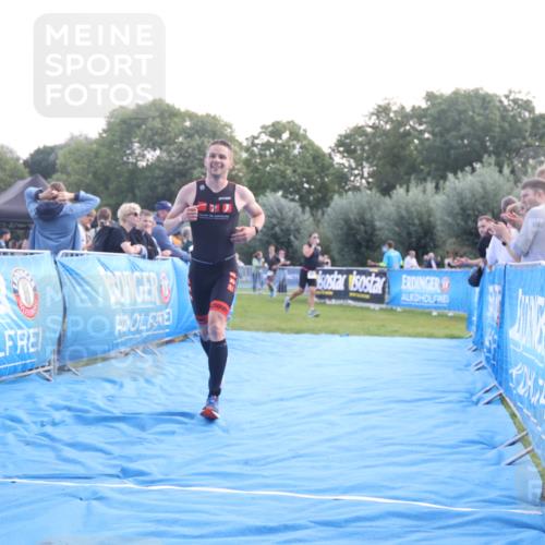 25.08.2024 - Elbe Triathlon Hamburg H.Heesch http://msf.ph/oto/6844021 25.08.2024 10:34:08 Ziel 188 meine-sportfotos.de