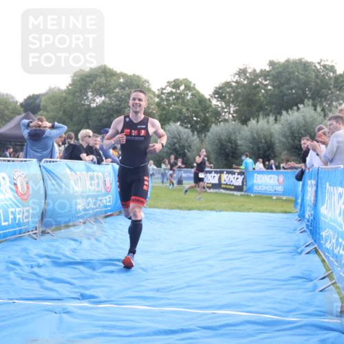 25.08.2024 - Elbe Triathlon Hamburg H.Heesch http://msf.ph/oto/6844027 25.08.2024 10:34:08 Ziel 188 meine-sportfotos.de