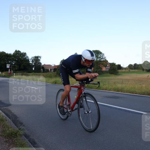 25.08.2024 - Elbe Triathlon Hamburg Fuchs,  Jonas http://msf.ph/oto/6844031 25.08.2024 09:02:05 Radfahren 207 meine-sportfotos.de