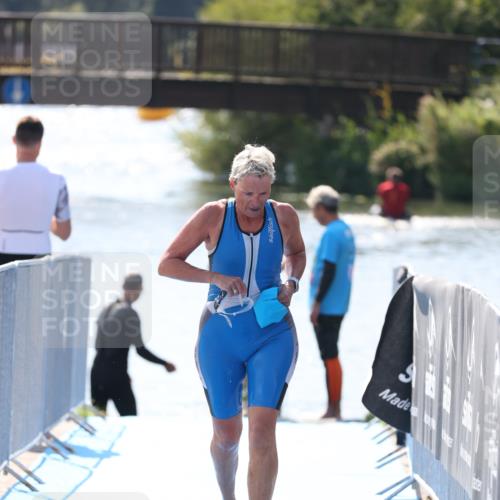 25.08.2024 - Elbe Triathlon Hamburg H.Heesch http://msf.ph/oto/6844040 25.08.2024 14:40:36 Schwimmen  meine-sportfotos.de