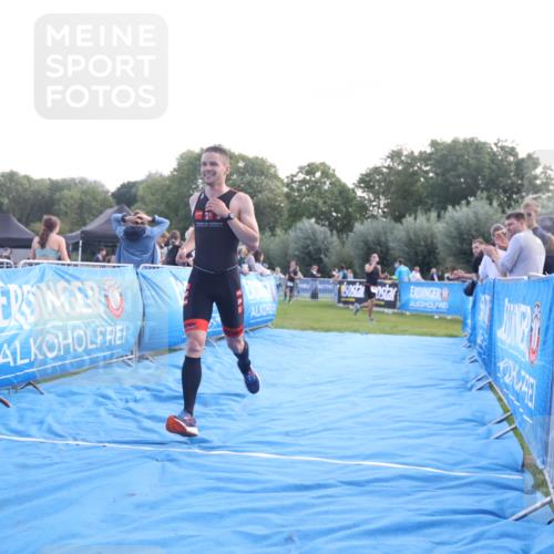 25.08.2024 - Elbe Triathlon Hamburg H.Heesch http://msf.ph/oto/6844041 25.08.2024 10:34:08 Ziel 188 meine-sportfotos.de