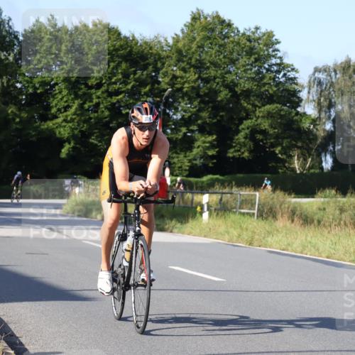 25.08.2024 - Elbe Triathlon Hamburg Fuchs,  Jonas http://msf.ph/oto/6844061 25.08.2024 09:43:11 Radfahren 468, 376, 417, 150, 243, 507 meine-sportfotos.de