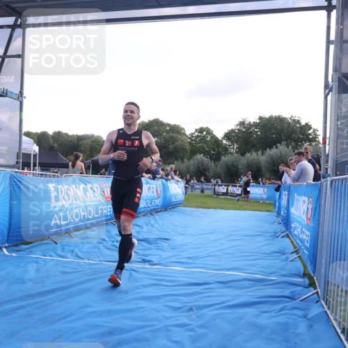 25.08.2024 - Elbe Triathlon Hamburg H.Heesch http://msf.ph/oto/6844088 25.08.2024 10:34:09 Ziel 188 meine-sportfotos.de