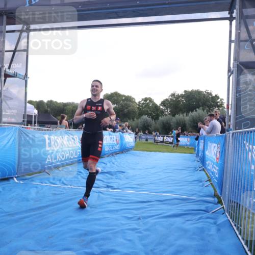 25.08.2024 - Elbe Triathlon Hamburg H.Heesch http://msf.ph/oto/6844096 25.08.2024 10:34:09 Ziel 188 meine-sportfotos.de