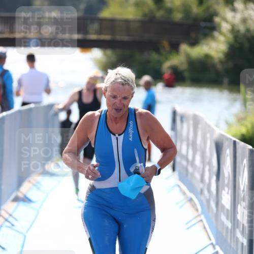 25.08.2024 - Elbe Triathlon Hamburg H.Heesch http://msf.ph/oto/6844102 25.08.2024 14:40:39 Schwimmen  meine-sportfotos.de