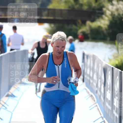 25.08.2024 - Elbe Triathlon Hamburg H.Heesch http://msf.ph/oto/6844109 25.08.2024 14:40:39 Schwimmen  meine-sportfotos.de