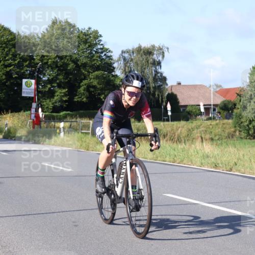 25.08.2024 - Elbe Triathlon Hamburg Fuchs,  Jonas http://msf.ph/oto/6844116 25.08.2024 09:43:15 Radfahren 376, 417, 150, 243, 507, 317, 530 meine-sportfotos.de