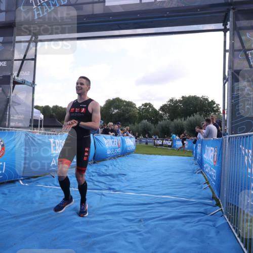 25.08.2024 - Elbe Triathlon Hamburg H.Heesch http://msf.ph/oto/6844127 25.08.2024 10:34:09 Ziel 188 meine-sportfotos.de