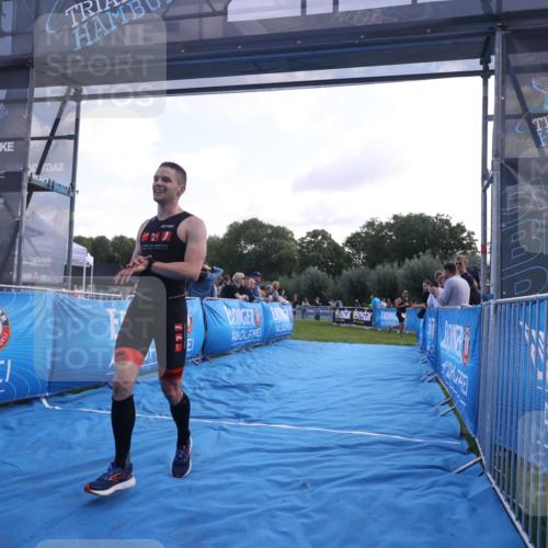 25.08.2024 - Elbe Triathlon Hamburg H.Heesch http://msf.ph/oto/6844136 25.08.2024 10:34:09 Ziel 188 meine-sportfotos.de